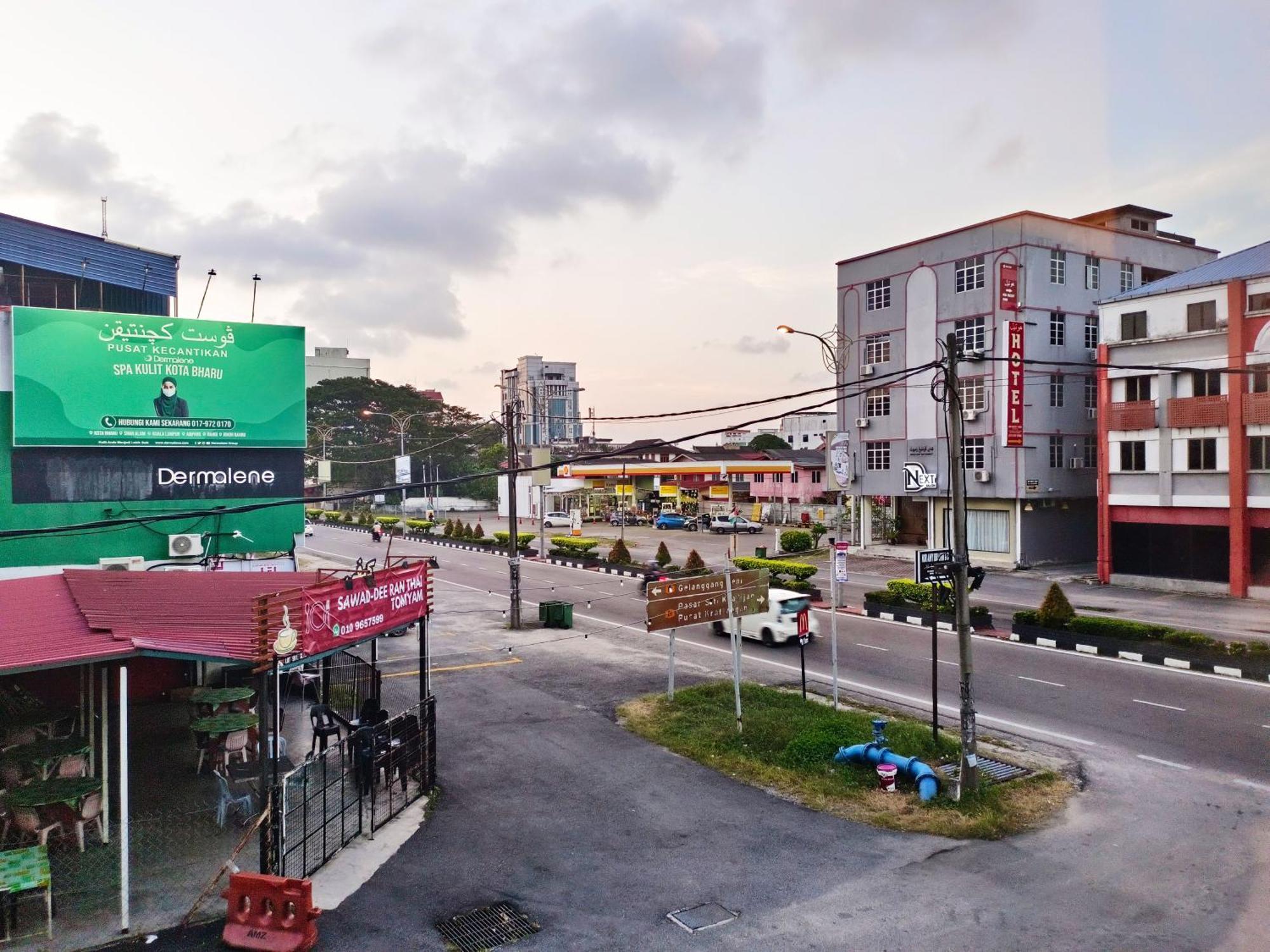 Salaam Suites Hotel Kota Bharu Esterno foto
